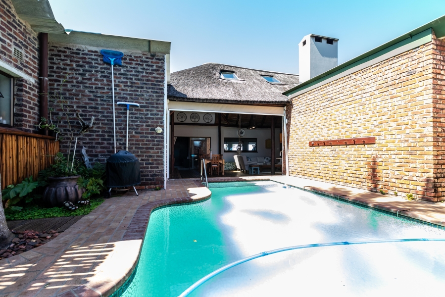 5 Bedroom Property for Sale in Kidds Beach Eastern Cape